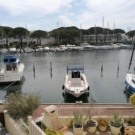 Marina Port Camargue 르그로뒤후아